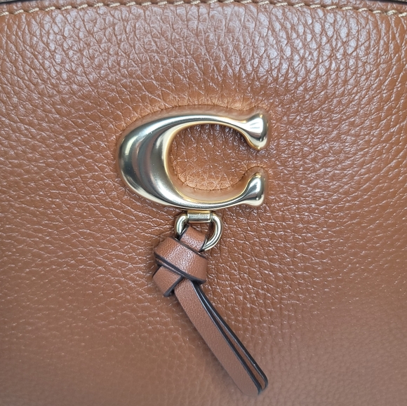 Coach leather cross body bag. - Picture 10 of 12